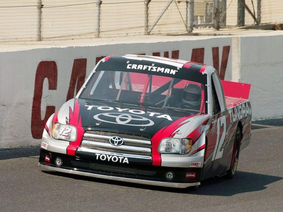  Toyota Tundra NASCAR Craftsman Series Truck by TRD 2004 года  (фото 6 из 12)